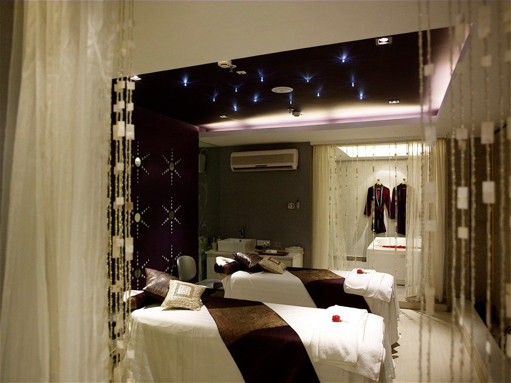 White Shell Glass - Influence Spa, Int. Dgn. Transform Design, Chennai 1 Shell Glass Bead Curtain Designs