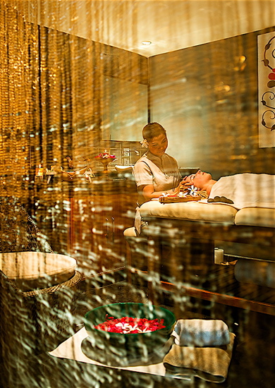 Hotel Room Divider High-End Handcrafted Crystal Curtain Installation For Spa Interiors