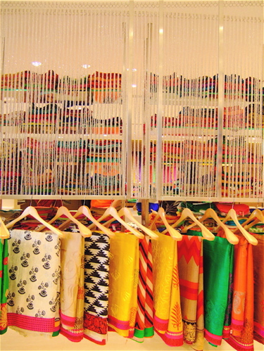 Visual Merchandising Bead Curtain Visual Merchandising Bead Curtain